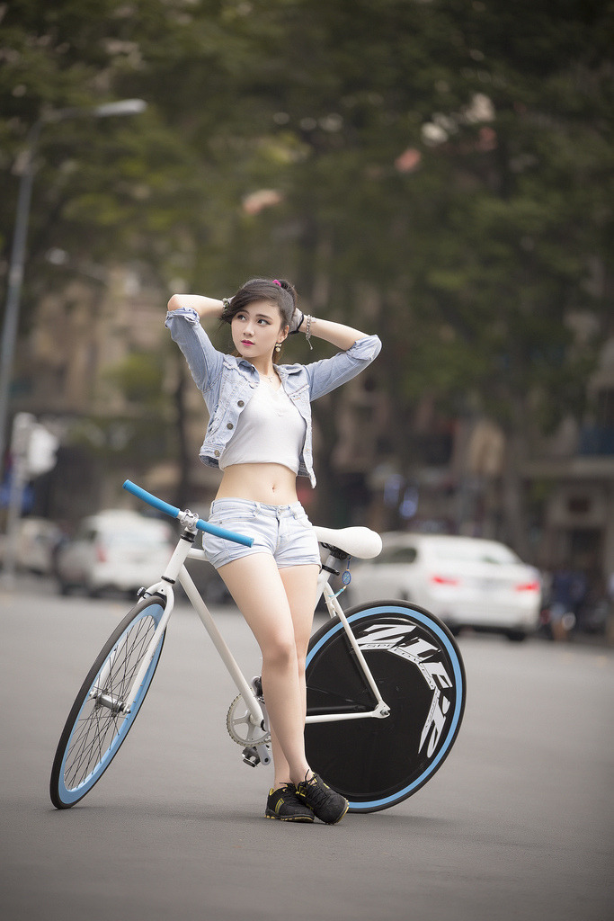 一女4p三个黑人免费视频